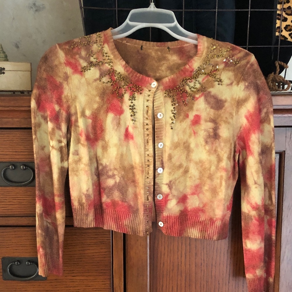 Vintage autumn crop Cardigan sweater with Beaded Details shell buttons